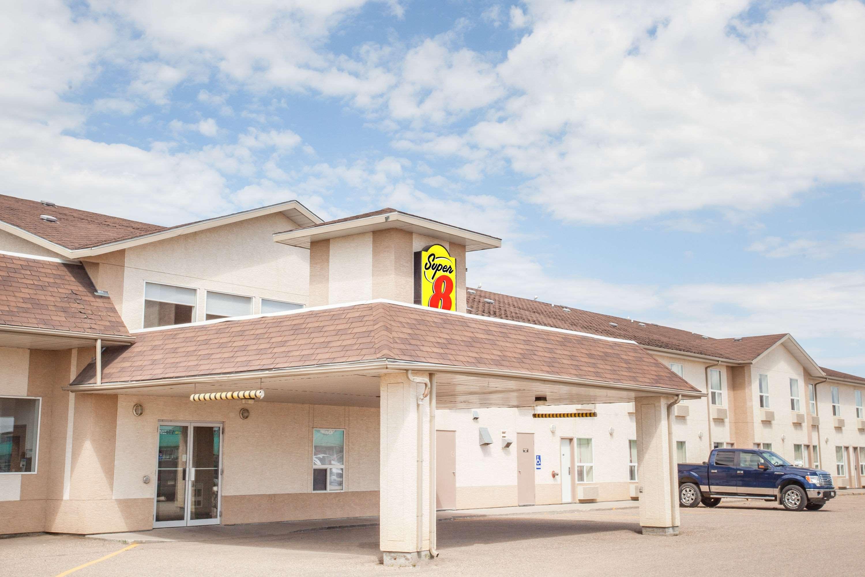 スーパー 8 バイ ウインダム メドウ レイク Meadow Lake エクステリア 写真